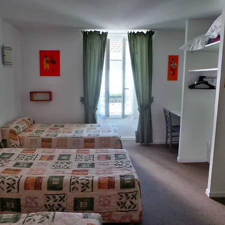 La Fontaine Hotel *