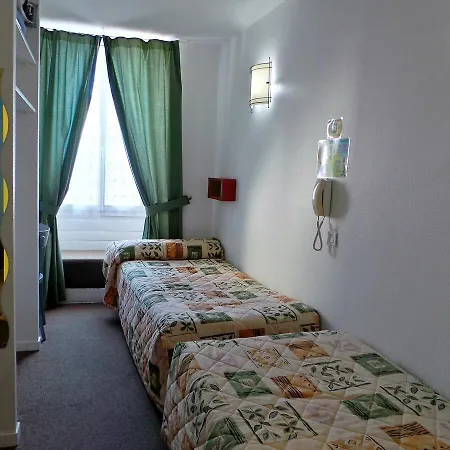 La Fontaine Hotel *